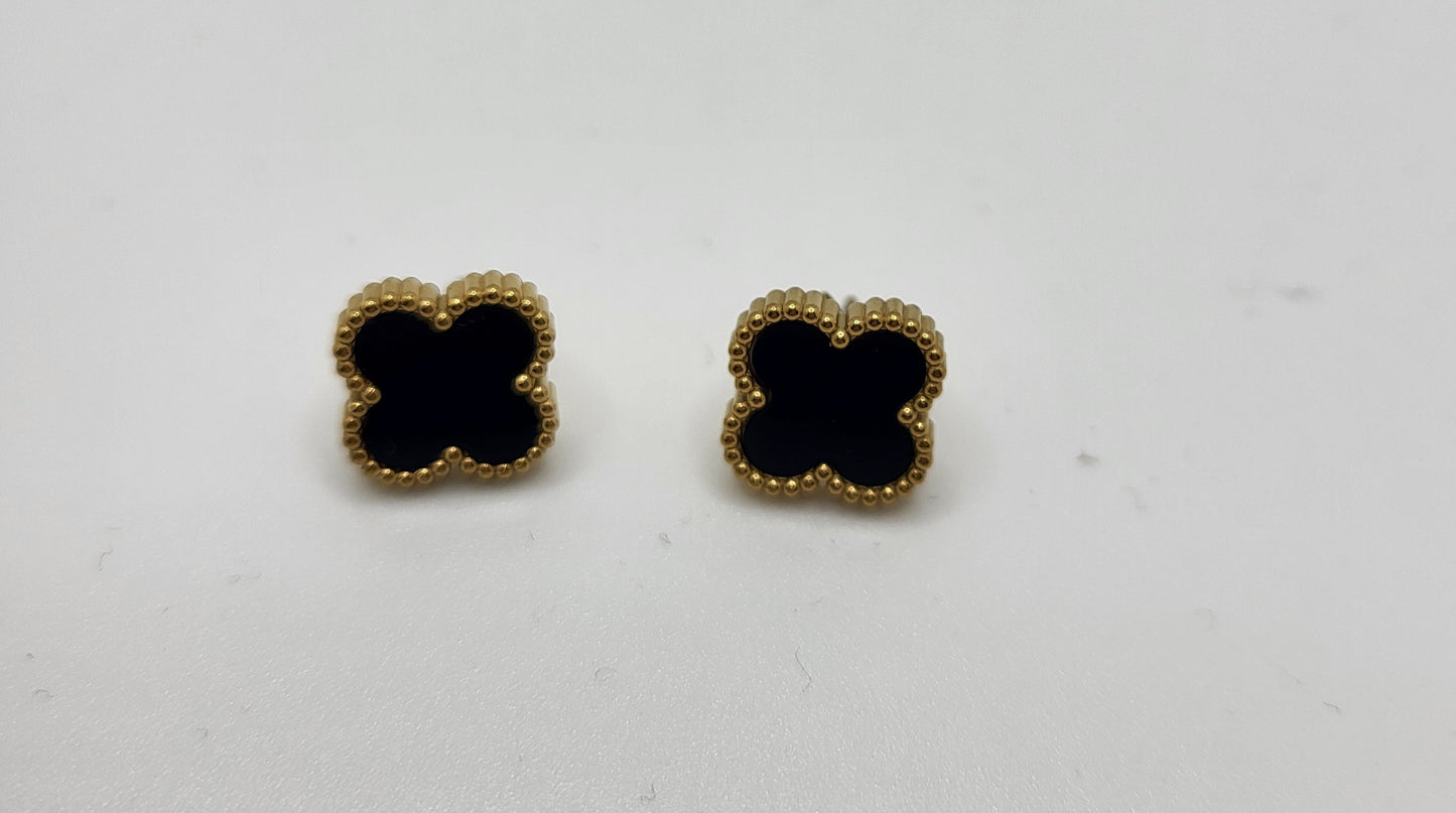 Clover Style Earings Black